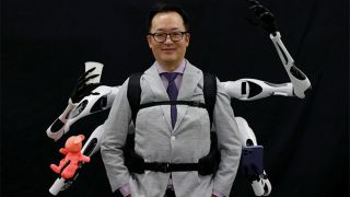 Độc lạ Nhật Bản: Phát triển robot nhiều tay ‘mọc’ trên lưng người