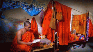 Thông tin về dân tộc duy nhất ở Việt Nam có tục lệ nam giới cứ đến 12 tuổi là phải đi tu
