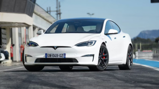 Hai mẫu xe sang nhất Tesla hạ giá cực sâu, có mẫu giảm hẳn gần 1 tỷ đồng