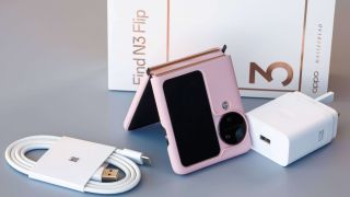 OPPO Find N3 Flip ra mắt quốc tế, cấu hình khủng, camera xịn sò quyết đấu Galaxy Z Flip5