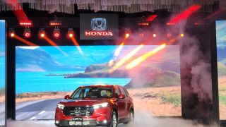 Honda CR-V thế hệ mới ra mắt: Nội thất rộng rãi, bổ sung hệ truyền động Hybrid, giá từ 1,109 tỷ đồng