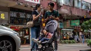 Hong Kong sẽ hỗ trợ hơn 60 triệu đồng cho các cặp vợ chồng khi sinh con, đi kèm nhiều ưu đãi hấp dẫn