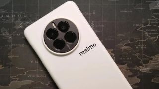 Lộ ảnh thực tế của sát thủ gaming tầm trung Realme GT5 Pro, gây lo ngại cho Galaxy S23 Ultra