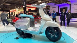 ‘Siêu phẩm’ xe máy điện đẹp như Vespa trình làng, sở hữu nhiều công nghệ bậc nhất