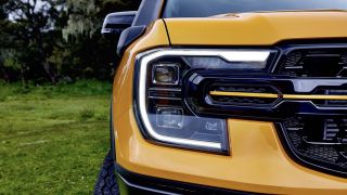 ‘Vua bán tải’ Ford Ranger 2024 ra mắt với thiết kế cực lạ: Nội thất như xe sang, giá dưới 900 triệu đồng
