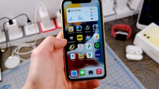 Giá iPhone 11 giảm kỷ lục hơn chục triệu cuối tháng 11, điện thoại xịn giá tầm trung ‘đe nẹt’ đối thủ Galaxy S22
