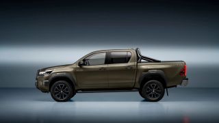 Chi tiết ‘hoàng đế’ bán tải Toyota vừa ra mắt: Thiết kế vạn người mê, trang bị áp đảo Ford Ranger