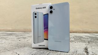 Galaxy A05 giá chưa đến 3 triệu, bộ nhớ 128GB, camera 50MP ăn đứt iPhone 11