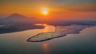 Hồ thủy lợi nhân tạo lớn nhất Việt Nam, trải dài trên địa phận 3 tỉnh, diện tích gấp hơn 2.000 lần hồ Gươm