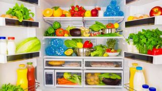 Tết đến để nhiều đồ ăn khiến tủ lạnh có mùi hôi, đặt ngay đồ vật đơn giản nhà nào cũng có, hiệu quả hơn cả tinh dầu