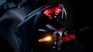 Yamaha ra mắt ‘bậc thầy côn tay’ xịn hơn Honda Winner X và Exciter: Có phanh ABS, màn LCD, giá dễ mua