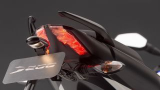 ‘Kẻ hủy diệt’ Honda Winner X và Yamaha Exciter ra mắt: Có phanh ABS 2 kênh, giá rẻ nhất phân khúc