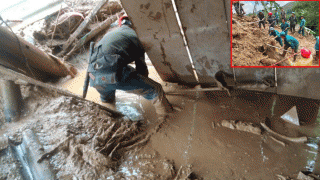 Tìm thấy 6 thi thể vụ sạt lở đất ở Sơn La: Người đàn ông mất vợ và 2 con gào thét trong đau xót