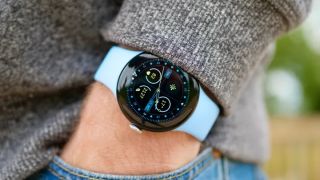 Đồng hồ Google Pixel Watch 3 lộ diện: Màn hình siêu sáng, thời lượng sử dụng tới 36 giờ, nhiều tính năng sức khỏe