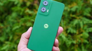 Đánh giá nhanh Motorola Moto G35: Thiết kế cao cấp, màn hình lớn hơn iPhone 15 Pro Max, camera xịn như Galaxy S24