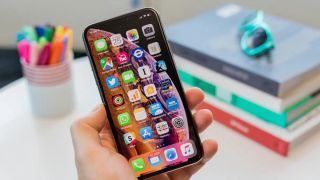 iPhone XS huyền thoại rẻ như cho đầu tháng 9, có trang bị vẫn cực đỉnh như iPhone 16 mới