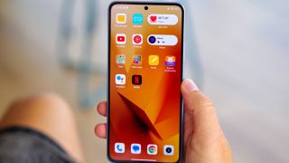 Đây là chiến binh hiệu năng Xiaomi giá giảm liên tùng tục cuối tháng 9, mạnh đối đầu Phone 16 Pro