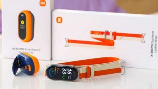 Mở hộp Xiaomi Smart Band 9: Vòng đeo tay thông minh cực kỳ nhỏ gọn, có thể gắn vào giày thể thao