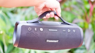 Đánh giá loa Tronsmart Mirtune S100: Chiếc loa Bluetooth tốt nhất năm 2024 trong tầm giá 2 triệu đồng