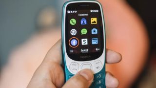 Vua điện thoại cục gạch Nokia 3210 4G giá rẻ, thiết kế hoài cổ, pin trâu, siêu bền hạ gục Galaxy A05