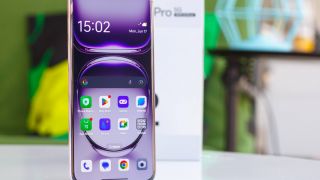 Giá OPPO Reno12 Pro giảm mạnh cuối tháng 12, ngoại hình bắt mắt ‘chặt đẹp’ Galaxy S24 và iPhone 16