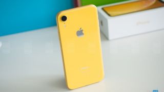 Quên iPhone SE 4 đi, iPhone XR cũng giống đến 90% nhưng giá chỉ hơn 4 triệu, trang bị vẫn ngon đét