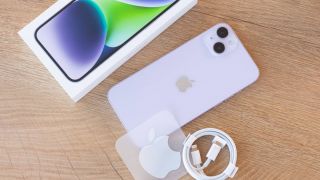 iPhone 14 Plus giá dưới 19 triệu, rẻ hơn iPhone 15 bản thường, vẫn là iPhone màn lớn pin khủng giá rẻ nhất Việt Nam