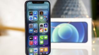 iPhone 12 vẫn là iPhone OLED rẻ nhất lịch sử, tính năng một 9 một 10 với iPhone 16, chỉ từ 10 triệu