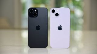 Giá rẻ bất ngờ cuối tháng 2: iPhone 14, iPhone 15 đập hộp hút khách như tôm tươi, át vía iPhone 16e