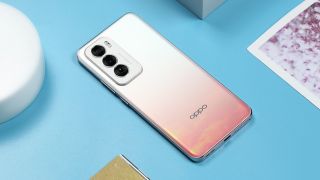 OPPO Reno12 5G chốt giá 9,5 triệu giữa tháng 3, rẻ át vía Galaxy S24, iPhone 15