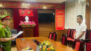 Nóng: Bộ Công an thông tin về lý do TikToker Hằng Du Mục, Quang Linh Vlogs bị khởi tố, bắt tạm giam