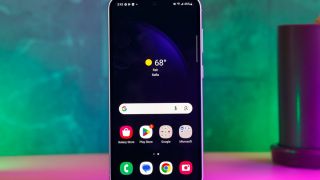 Galaxy S23 FE fullbox giá cực rẻ chỉ 11,5 triệu, AI xịn như Galaxy S25 Ultra, bỏ xa iPhone 15