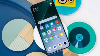 Giá Xiaomi 14 đầu tháng 5 rẻ hơn iPhone 15, AI thông minh như iPhone 16 Pro Max, dồn ép Galaxy S24