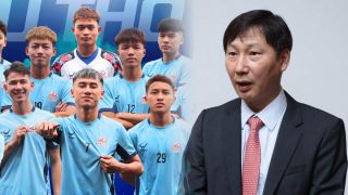 Tin bóng đá trưa 3/5: Đội bóng Việt Nam bán độ; HLV Kim Sang-sik đón viện binh 'khủng'