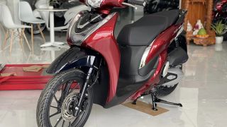 Bảng giá xe Honda SH Mode 2025 tháng 5/2025 giảm 'mất phanh': Hút khách hơn LEAD và Vision vì quá rẻ