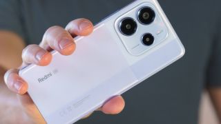 Đây là vua 5G tầm trung, giá cực rẻ, lực chiến cực mạnh áp đảo Galaxy A56, đẹp như iPhone 16 Pro Max