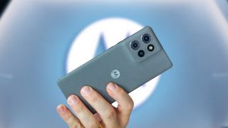 Vua tầm trung Moto G56 rò rỉ: Bền bỉ chuẩn quân đội Mỹ, màn hình mượt như iPhone 16, camera xịn như Galaxy S25