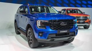 Quên Hyundai Santa Fe và Toyota Fortuner đi, Ford Everest có giá lăn bánh cực ‘mềm’ đầu tháng 5/2025