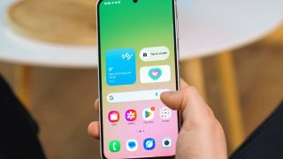 Galaxy A56 giảm sâu rẻ dưới 10 triệu, vua tầm trung mới với màn lớn ăn đứt cả iPhone 16 Plus