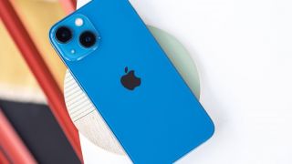 Đây là chiến binh nhỏ gọn mạnh ngang iPhone 13 Pro Max dùng nhiều năm tới vẫn không lỗi thời
