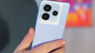 Đây là kẻ soán ngôi vua tầm trung mới nổi, sức mạnh khiến iPhone 16, Galaxy A56 cũng lo sốt vó