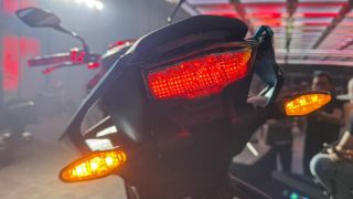 ‘Vua côn tay’ 250cc mới chính thức ra mắt giá 53 triệu đồng: Khắc chế cứng Honda Winner X và Exciter