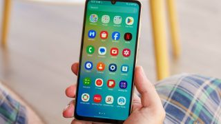 Galaxy A06 vững ngôi vua 4G giá rẻ, giá hơn 2 triệu diện mạo đẹp như iPhone 11, camera xịn như Galaxy S25