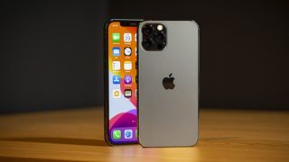 Chiến tướng iPhone 12 Pro rẻ như bèo cuối tháng 5, viền thép siêu sang, iPhone 16 Pro Titan lép vế