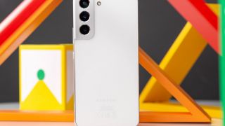 Galaxy S22 5G giá rẻ kỷ lục, vẫn một 9 một 10 với Galaxy S25, át vía iPhone 16 với giá 5 triệu
