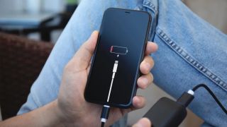 Bỏ ngay thói quen này nếu không muốn chiếc iPhone nhanh vào viện dưỡng lão