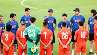 HLV Kim Sang-sik nhận tin 'sét đánh' trước trận gặp Malaysia, danh sách ĐT Việt Nam có biến động lớn