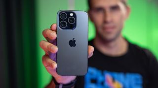 Bảng giá iPhone 15 chính hãng VN/A tháng 6: iPhone 15 rẻ thủng đáy, iPhone 15 Pro Max giảm cháy sàn
