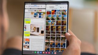 Siêu phẩm màn hình gập Galaxy Z Fold6 giảm gần chục triệu, Galaxy AI thông minh đánh bật iPhone 16 Pro Max