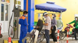 Giá xăng dầu hôm nay 3/6: Tăng dữ dội trước nhu cầu cũng gia tăng đáng kể vào mùa hè 